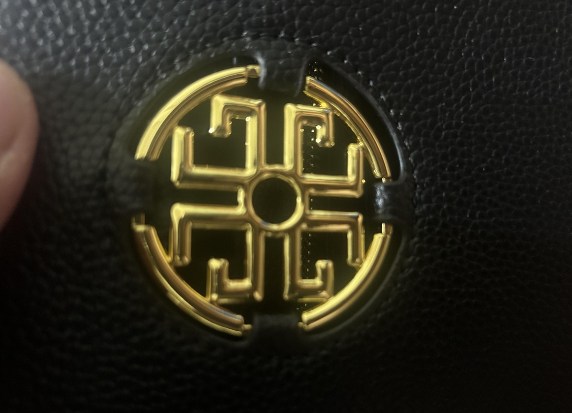 我朋友用我名義去跟唐越購買商品