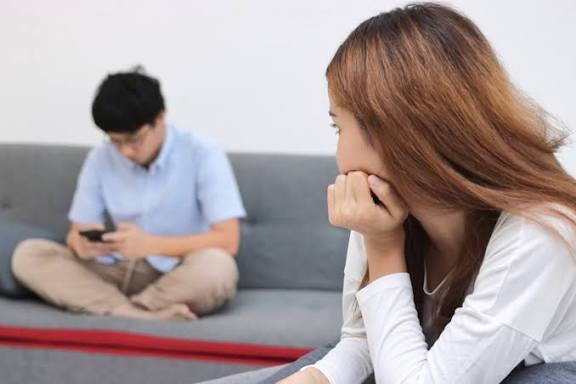 住我家一個月,卻騙我說在陪閨蜜